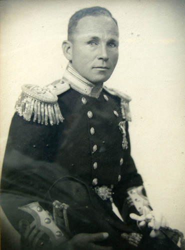 Lt Cdr Donal Scot McGrath RN (1915)
